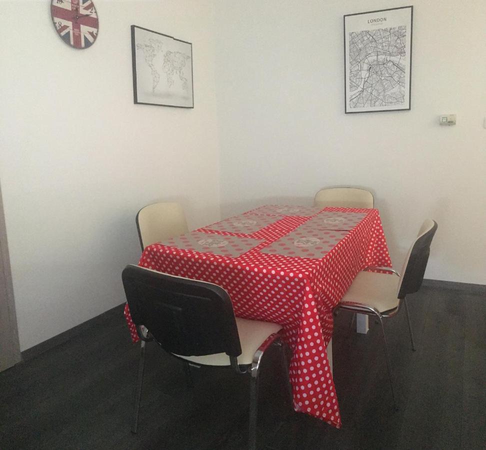 Buckingham Palace Apartman, דברצן מראה חיצוני תמונה