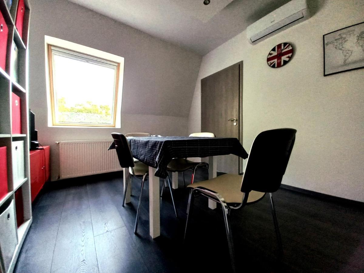 Buckingham Palace Apartman, דברצן מראה חיצוני תמונה
